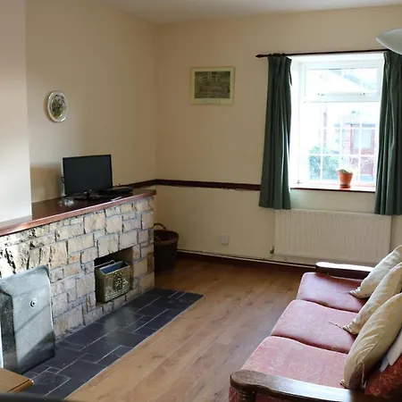 Castlehamilton And Activity Centre *