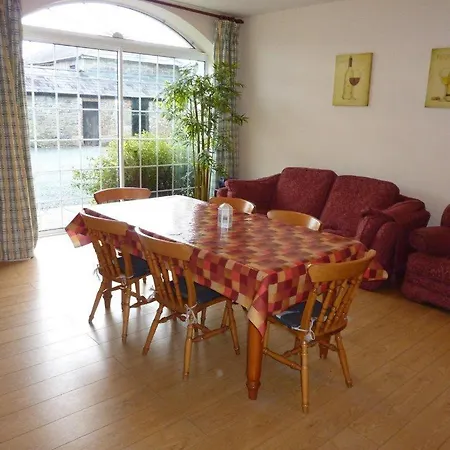 Castlehamilton And Activity Centre *