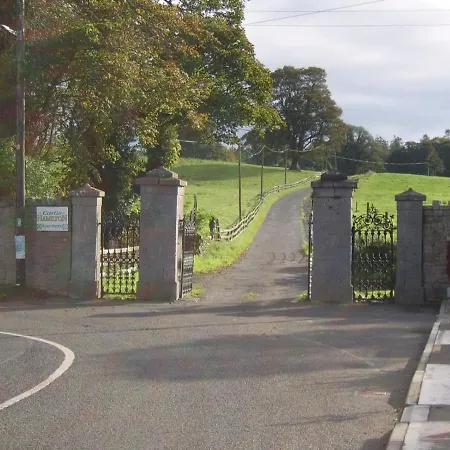 بيت للعطل Castlehamilton And Activity Centre
